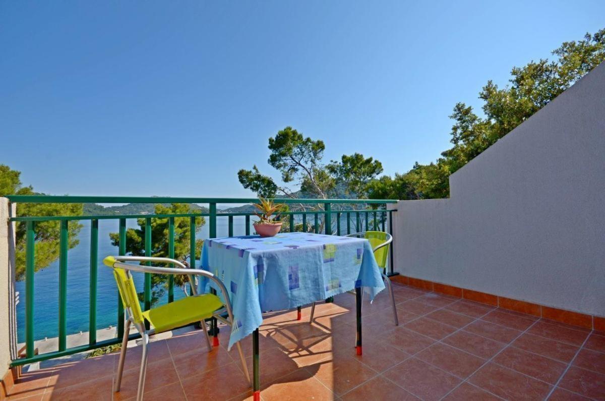 Apartments Luka Uble Exterior photo