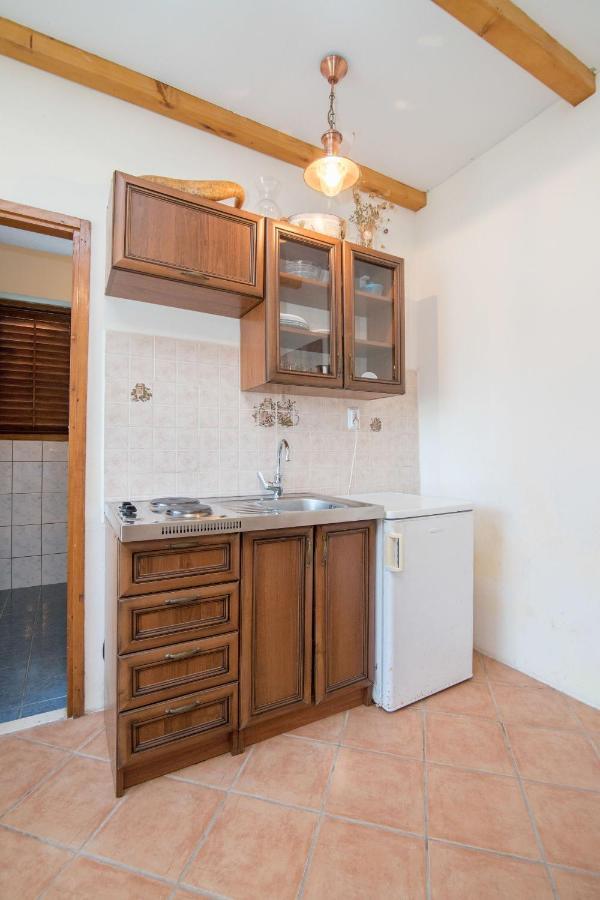 Apartments Luka Uble Exterior photo