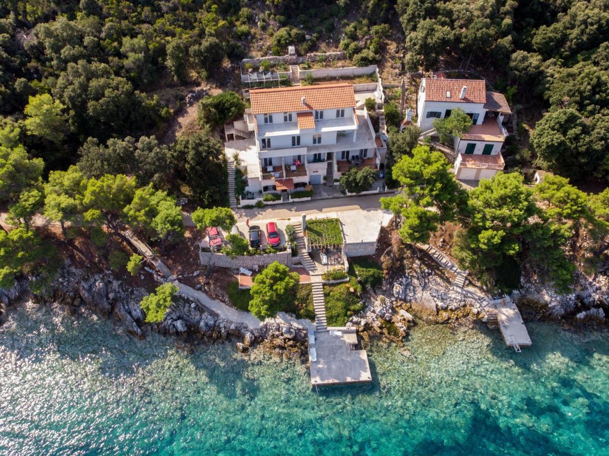 Apartments Luka Uble Exterior photo